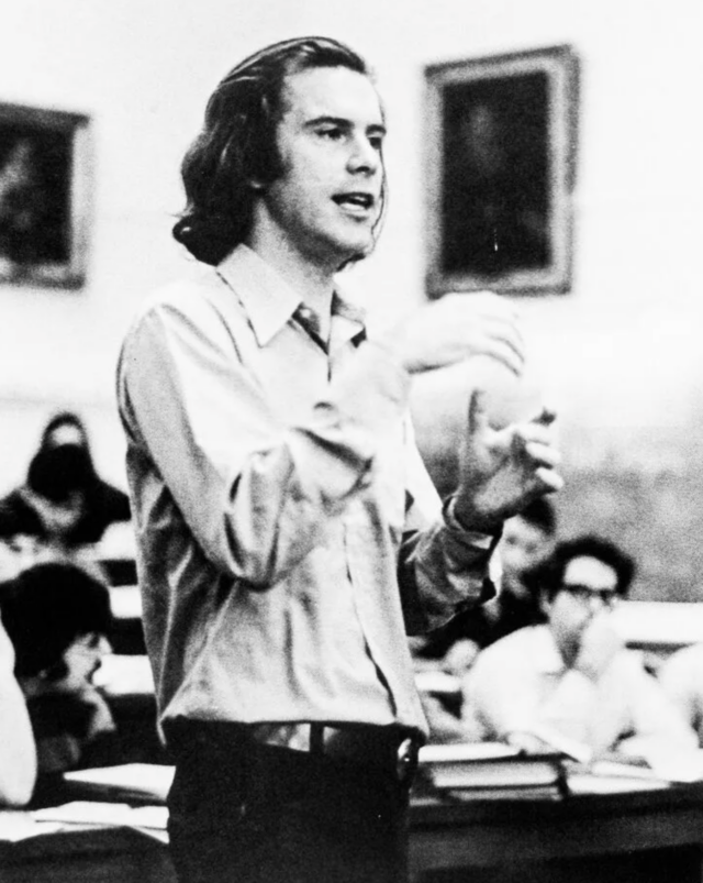 Duncan Kennedy - lecturing in classroom